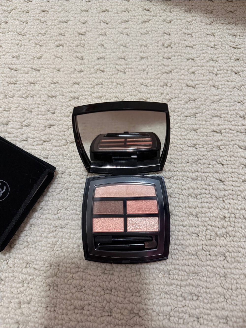 CHANEL  Eyeshadow